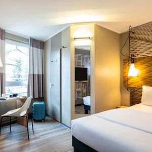 Standard Zimmer mit Kingsize-Bett